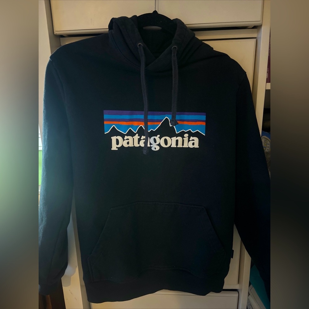 Patagonia Men's Black Regular Fit Long Sleeve Front Pockets Pullover Hoodie Sz S